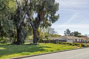 20091 Portola Dr, Salinas, CA 93908 - Photo 25