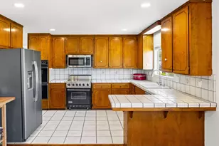 20091 Portola Dr, Salinas, CA 93908 - Photo 11