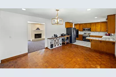 20091 Portola Dr, Salinas, CA 93908 - Photo 13