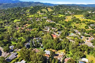 12861 Foothill Ln, Saratoga, CA 95070 - Photo 59