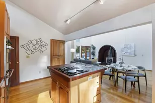 12861 Foothill Ln, Saratoga, CA 95070 - Photo 9