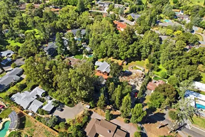 12861 Foothill Ln, Saratoga, CA 95070 - Photo 57