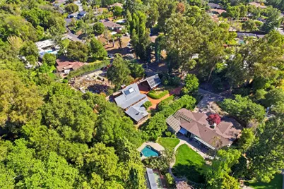 12861 Foothill Ln, Saratoga, CA 95070 - Photo 57