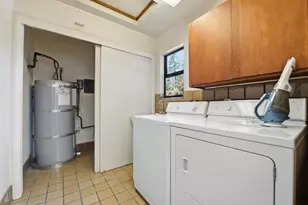 12861 Foothill Ln, Saratoga, CA 95070 - Photo 31