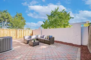 322 Sandhurst Dr, Milpitas, CA 95035 - Photo 33