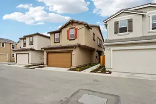 2211 Daisy Dr, Hollister, CA 95023 - Photo 3