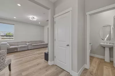 22 E Funderburg Blvd, Mountain House, CA 95391 - Photo 7