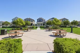 22 E Funderburg Blvd, Mountain House, CA 95391 - Photo 49