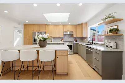 2215 Sunny Vista Dr, San Jose, CA 95128 - Photo 9