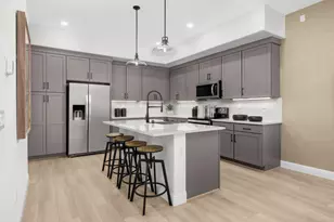 2439 Willow Wy, San Mateo, CA 94403 - Photo 11