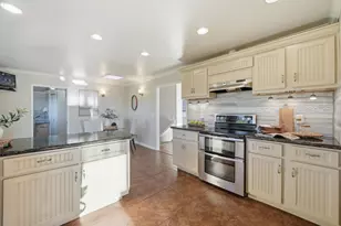 15605 Oakridge Ct, Morgan Hill, CA 95037 - Photo 11