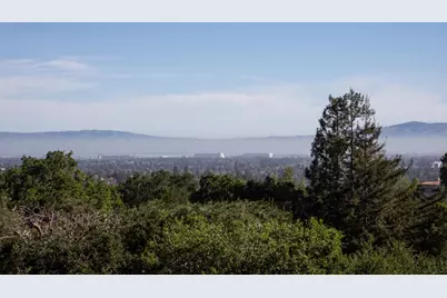 10669 Magdalena Rd, Los Altos Hills, CA 94024 - Photo 17