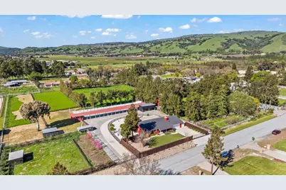 1515 Dias Dr, San Martin, CA 95046 - Photo 33