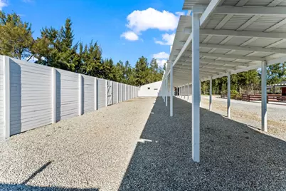 1515 Dias Dr, San Martin, CA 95046 - Photo 29