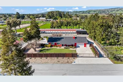 1515 Dias Dr, San Martin, CA 95046 - Photo 31