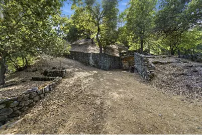 15400 Madrone Hill Rd, Saratoga, CA 95070 - Photo 11