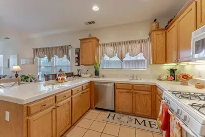 2919 Las Flores Cir, Los Banos, CA 93635 - Photo 11