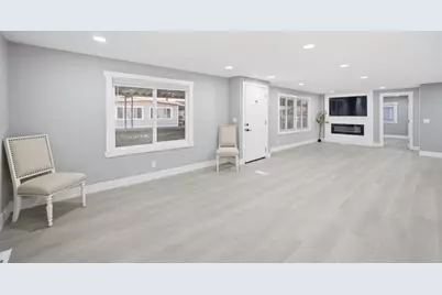 174 Redwood Dr 174, Hollister, CA 95023 - Photo 13