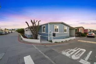 174 Redwood Dr 174, Hollister, CA 95023 - Photo 3