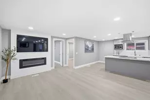 174 Redwood Dr 174, Hollister, CA 95023 - Photo 7