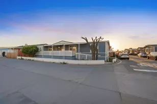 174 Redwood Dr 174, Hollister, CA 95023 - Photo 5