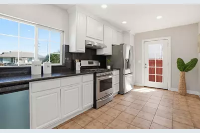 429 Daisy Ln, East Palo Alto, CA 94303 - Photo 11