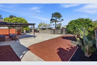 429 Daisy Ln, East Palo Alto, CA 94303 - Photo 3