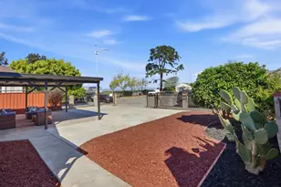 429 Daisy Ln, East Palo Alto, CA 94303 - Photo 3