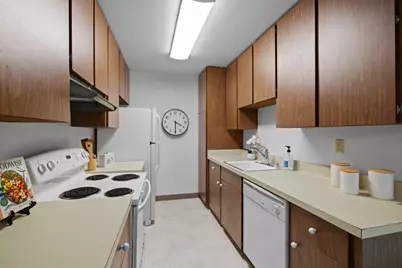 2456 W Bayshore Rd 10, Palo Alto, CA 94303 - Photo 9