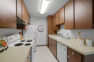 2456 W Bayshore Rd 10, Palo Alto, CA 94303 - Photo 9