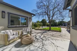 1054 Longfellow Ave, Campbell, CA 95008 - Photo 37