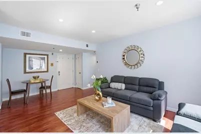 711 S Bayshore Blvd 6, San Mateo, CA 94401 - Photo 1