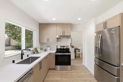 1368 Goldenlake Rd, San Jose, CA 95131 - Photo 17