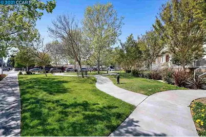 900 Old Oak Ln 3, Hayward, CA 94541 - Photo 27