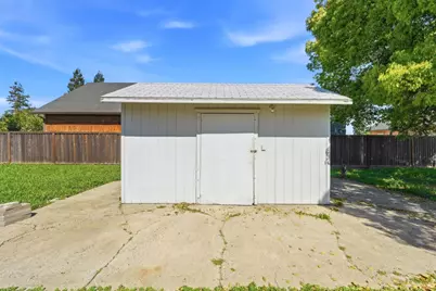401 Bothun Rd, Turlock, CA 95380 - Photo 27