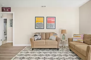 25164 Copa Del Oro Dr 203, Hayward, CA 94545 - Photo 3