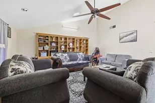 1980 Pebblewood Dr, Sacramento, CA 95833 - Photo 9