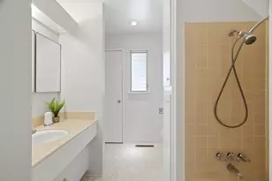 6128 Rainbow Dr, San Jose, CA 95129 - Photo 17