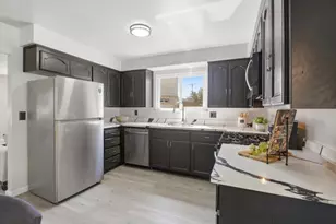 137 Carling Ct, San Jose, CA 95111 - Photo 17