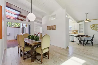 666 Ashbourne Dr, Sunnyvale, CA 94087 - Photo 19