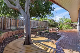 666 Ashbourne Dr, Sunnyvale, CA 94087 - Photo 35