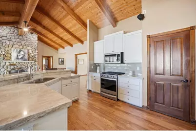 370 Union Hts, Hollister, CA 95023 - Photo 7