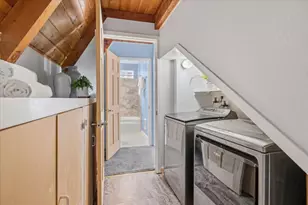 18081 Redwood Drive, Los Gatos, CA 95033 - Photo 21