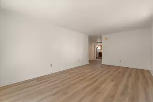 402 Winchester Dr, Watsonville, CA 95076 - Photo 9