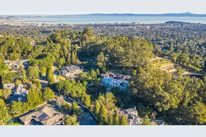 15 Boroughwood Pl, Hillsborough, CA 94010 - Photo 119