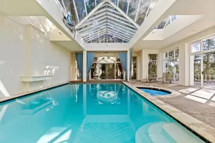 15 Boroughwood Pl, Hillsborough, CA 94010 - Photo 97