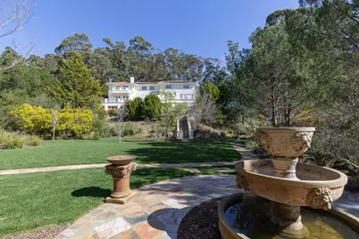 15 Boroughwood Pl, Hillsborough, CA 94010 - Photo 113