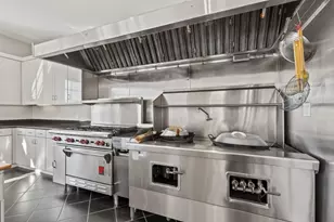 15 Boroughwood Pl, Hillsborough, CA 94010 - Photo 29