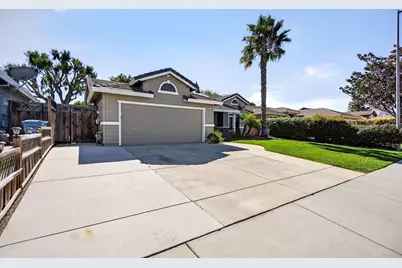 661 Del Mar Dr, Hollister, CA 95023 - Photo 3