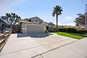 661 Del Mar Dr, Hollister, CA 95023 - Photo 3